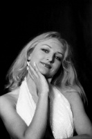 Irina-L-BWN01_04